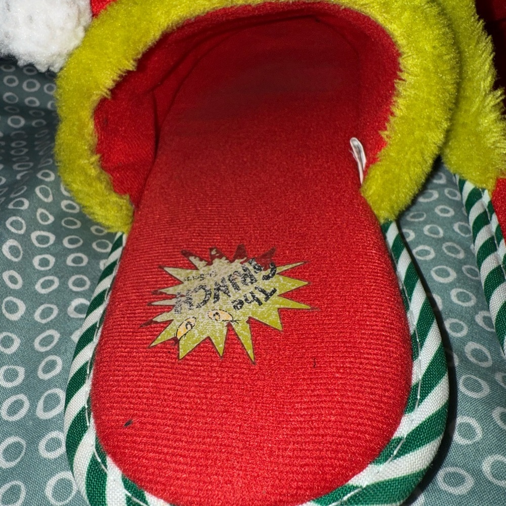 Grinch Slippers - image 5